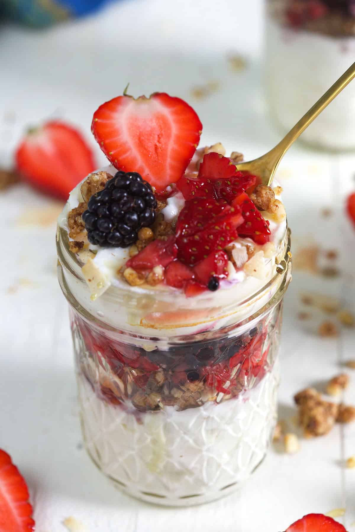 yogurt parfaits with berries