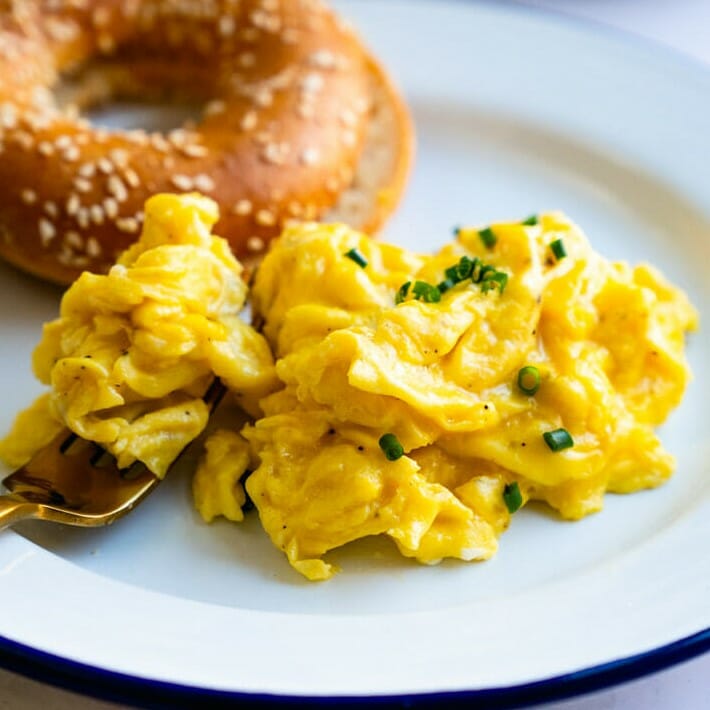 fluffy scrambled eggs